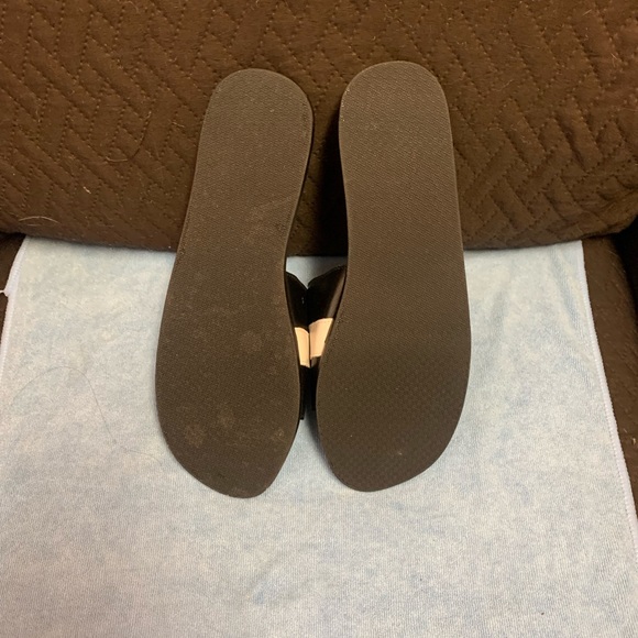 Flat sandals for women’s. - Picture 3 of 3